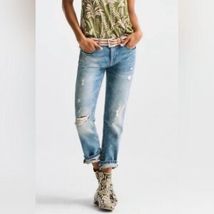 NWOT CAbi 6283 Malibu Distressed Jeans Fitted Straight Leg Boyfriend Beach Wash